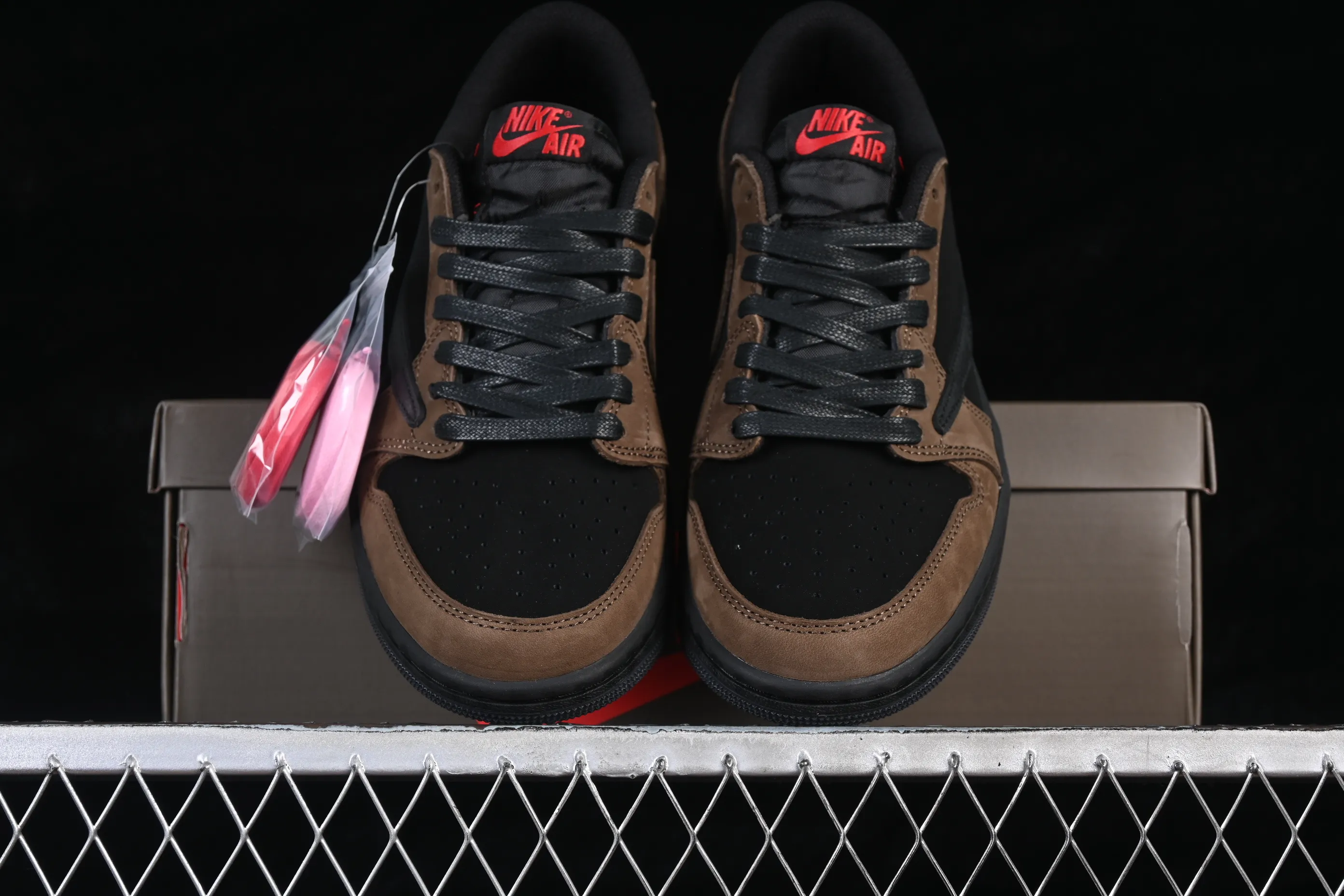 All Categories Air Jordan Jordan Series Basketball Shoes Air Jordan 1 Low High-end Customized Low-top Sneakers Travis Scott